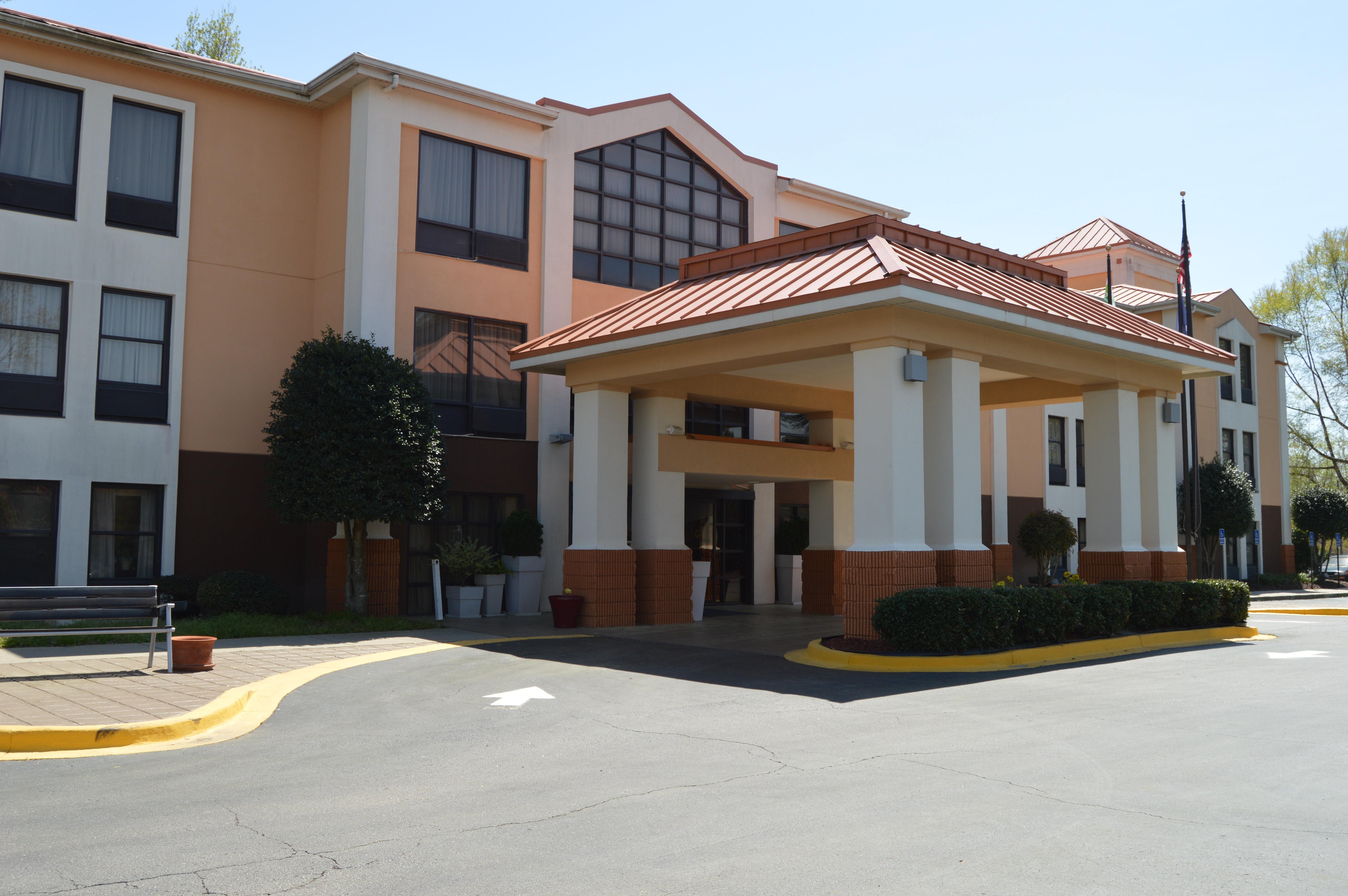 Lexington Inn And Suites Zewnętrze zdjęcie