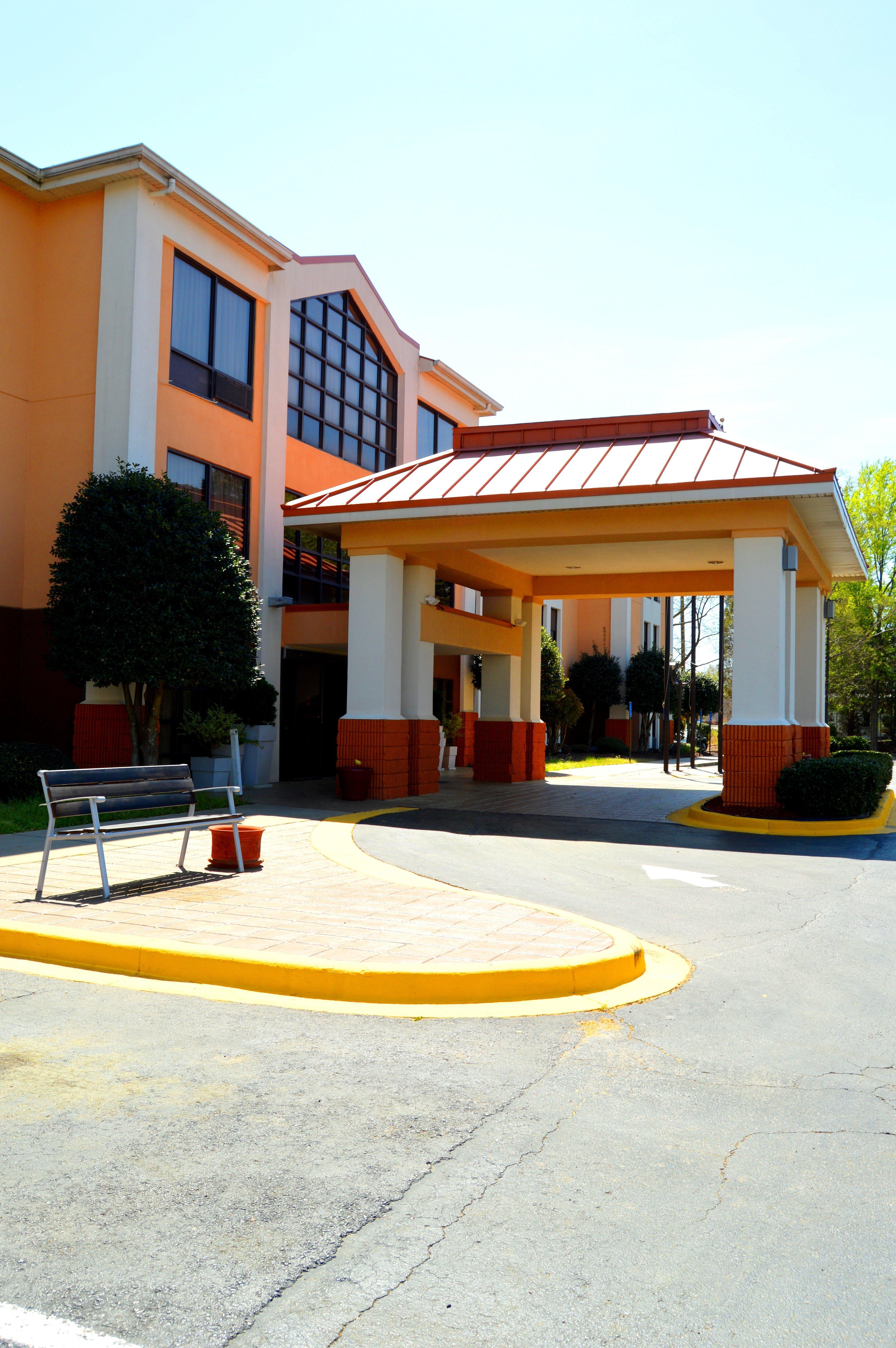Lexington Inn And Suites Zewnętrze zdjęcie